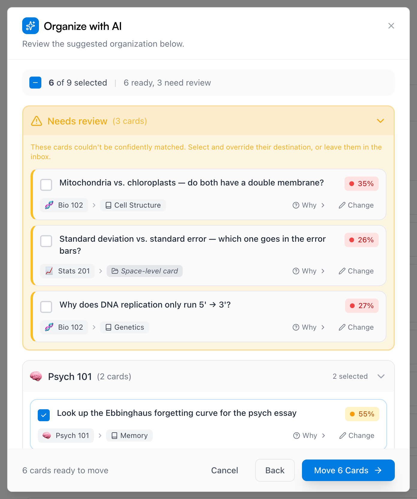 La relecture des suggestions de l’IA — chaque carte affiche sa destination proposée, un indice de confiance et les boutons Why et Change