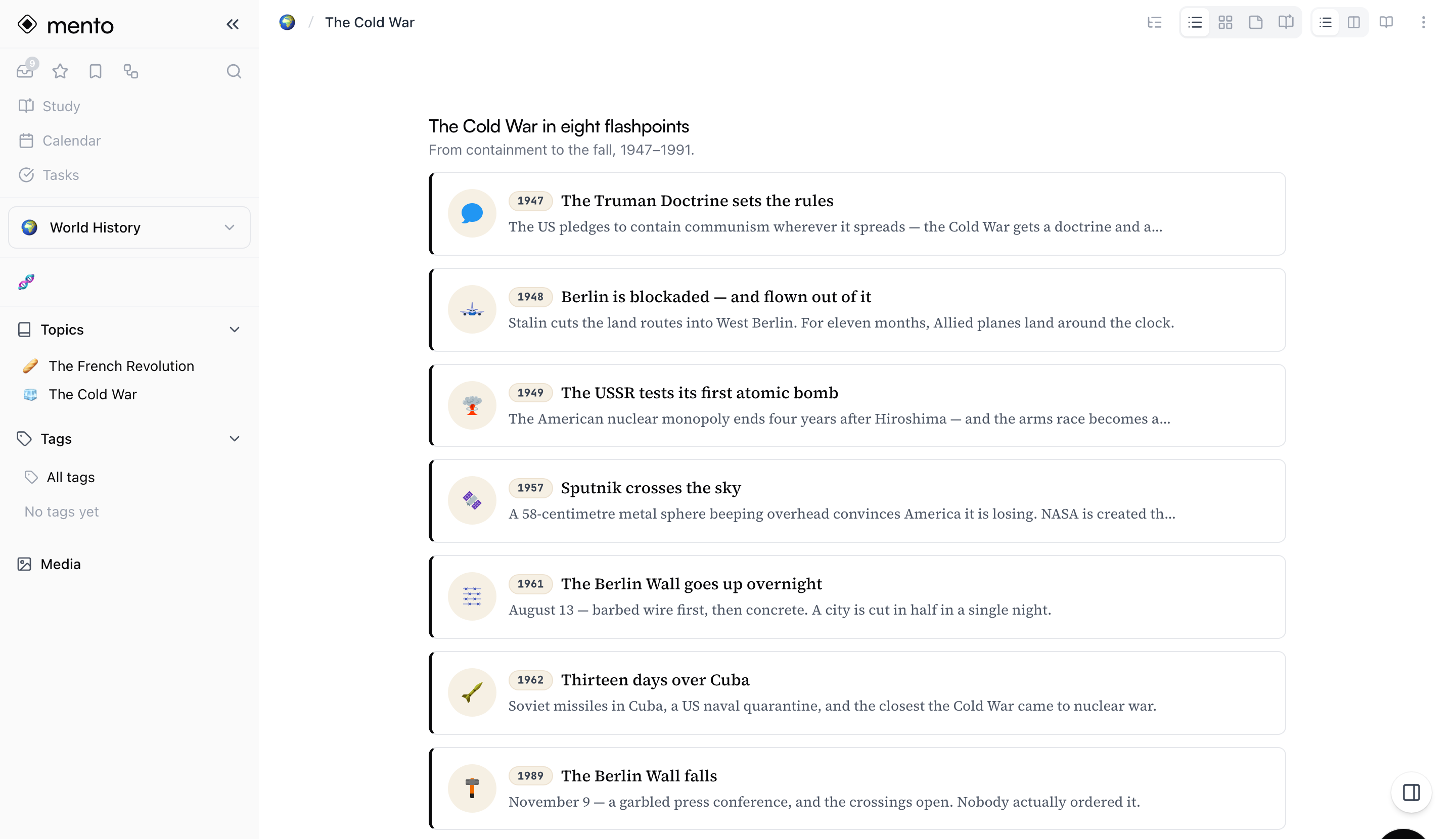 Uma seção de linha do tempo em um tópico — cartões de evento com etiquetas de data, ícones e resumos de uma linha descendo pelo trilho da linha do tempo